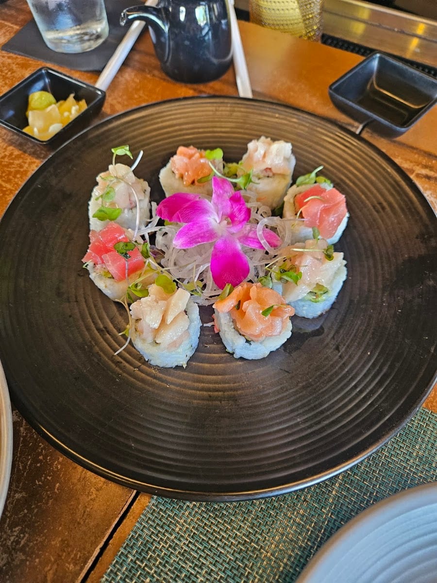 Ling & Louie's Asian Bar and Grill, photo 4