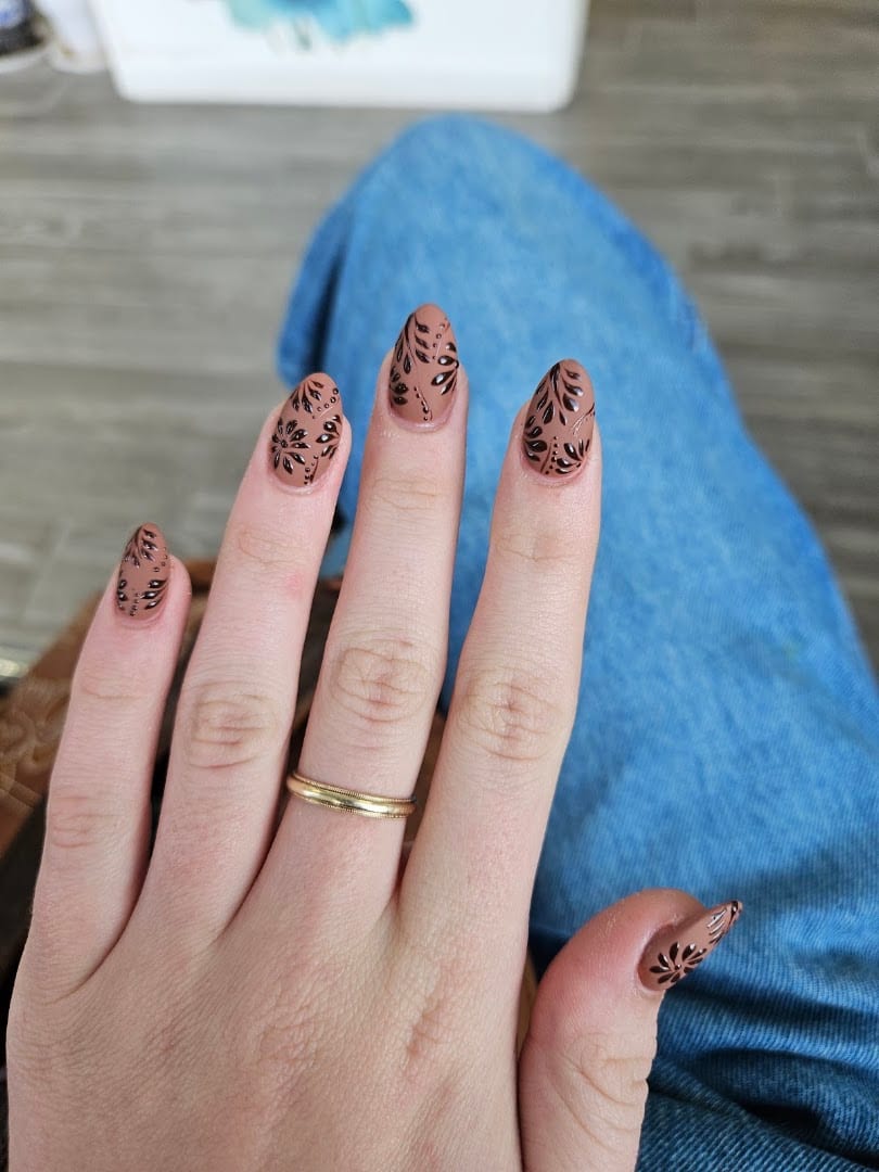 mimi nails