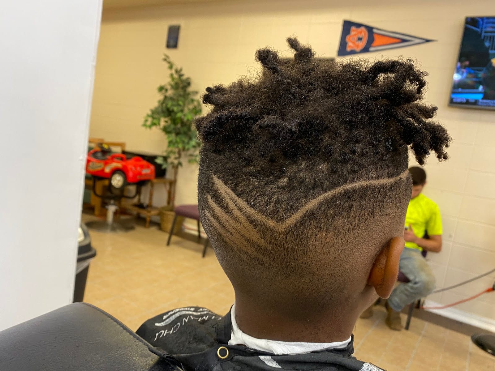 Q’s Hot Headz Barber Shop LLC, photo 2