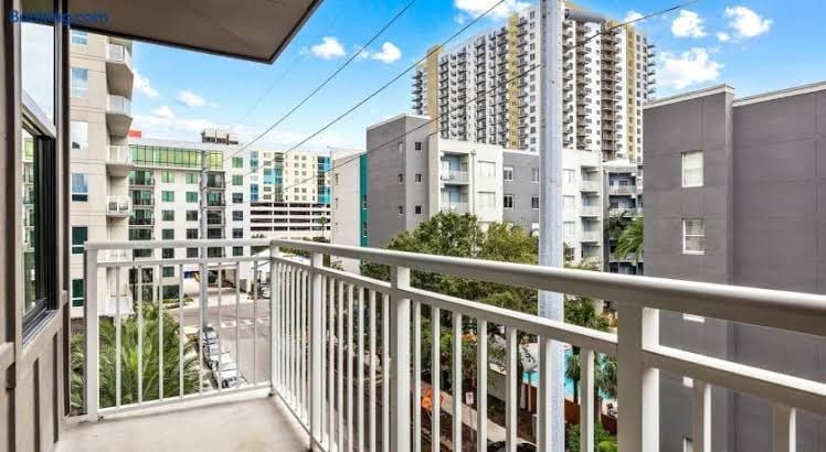 Channelside Luxury Retreat Spacious 2BR 2BA Condo with Pool, Balcony, Sauna Gym - Two-Bedroom Apartment