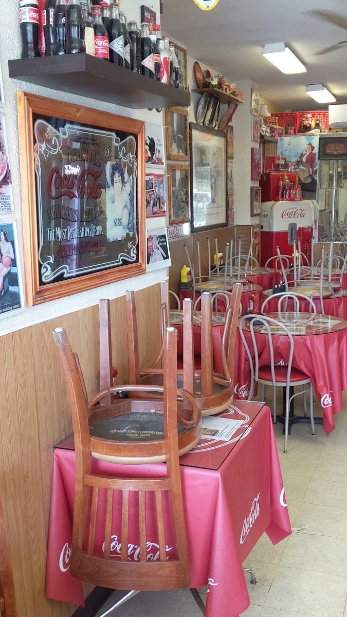 Wolfies Deli, photo 2