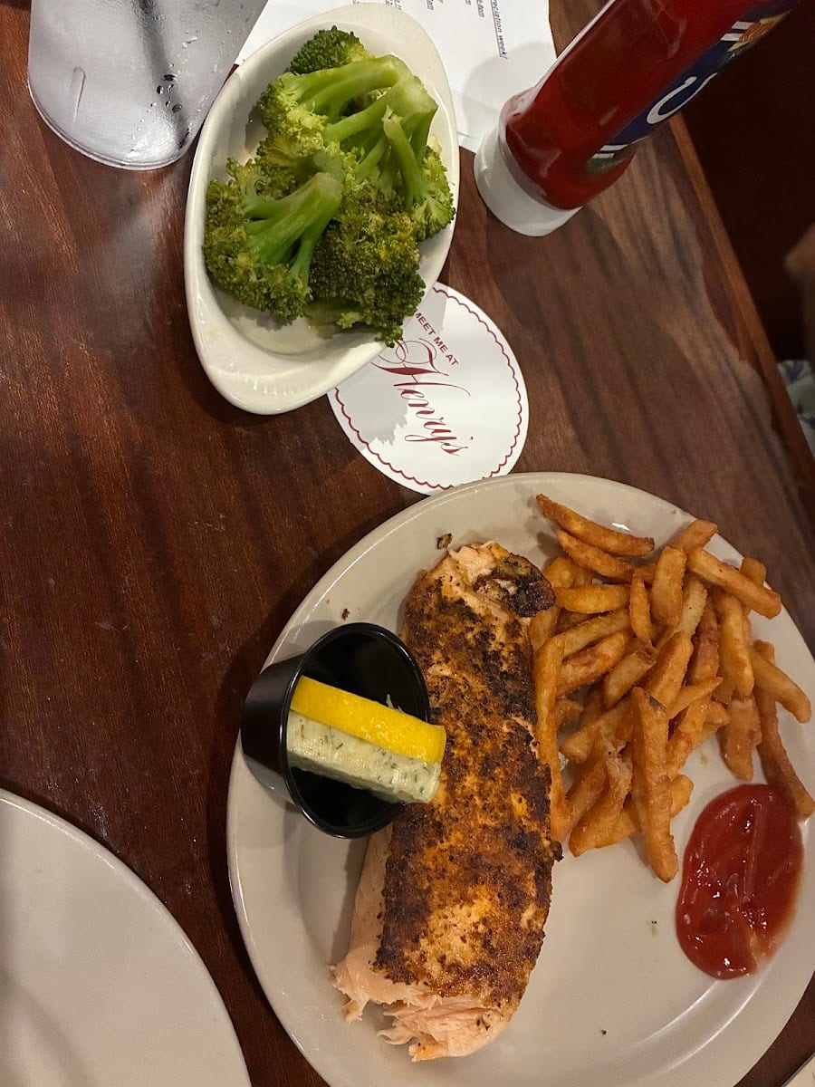 Henry's Restaurant, photo 4