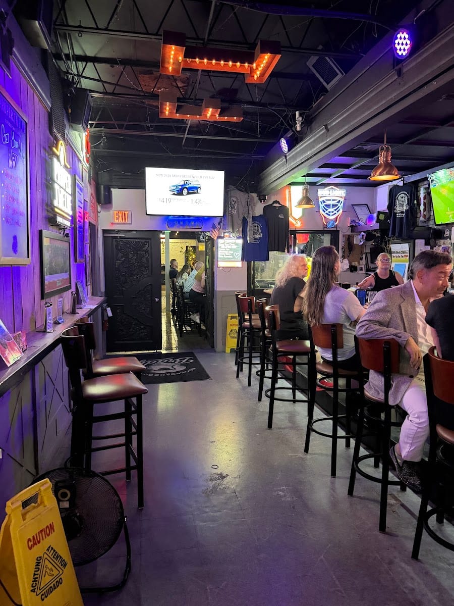 Brady's Neighborhood Bar, photo 3