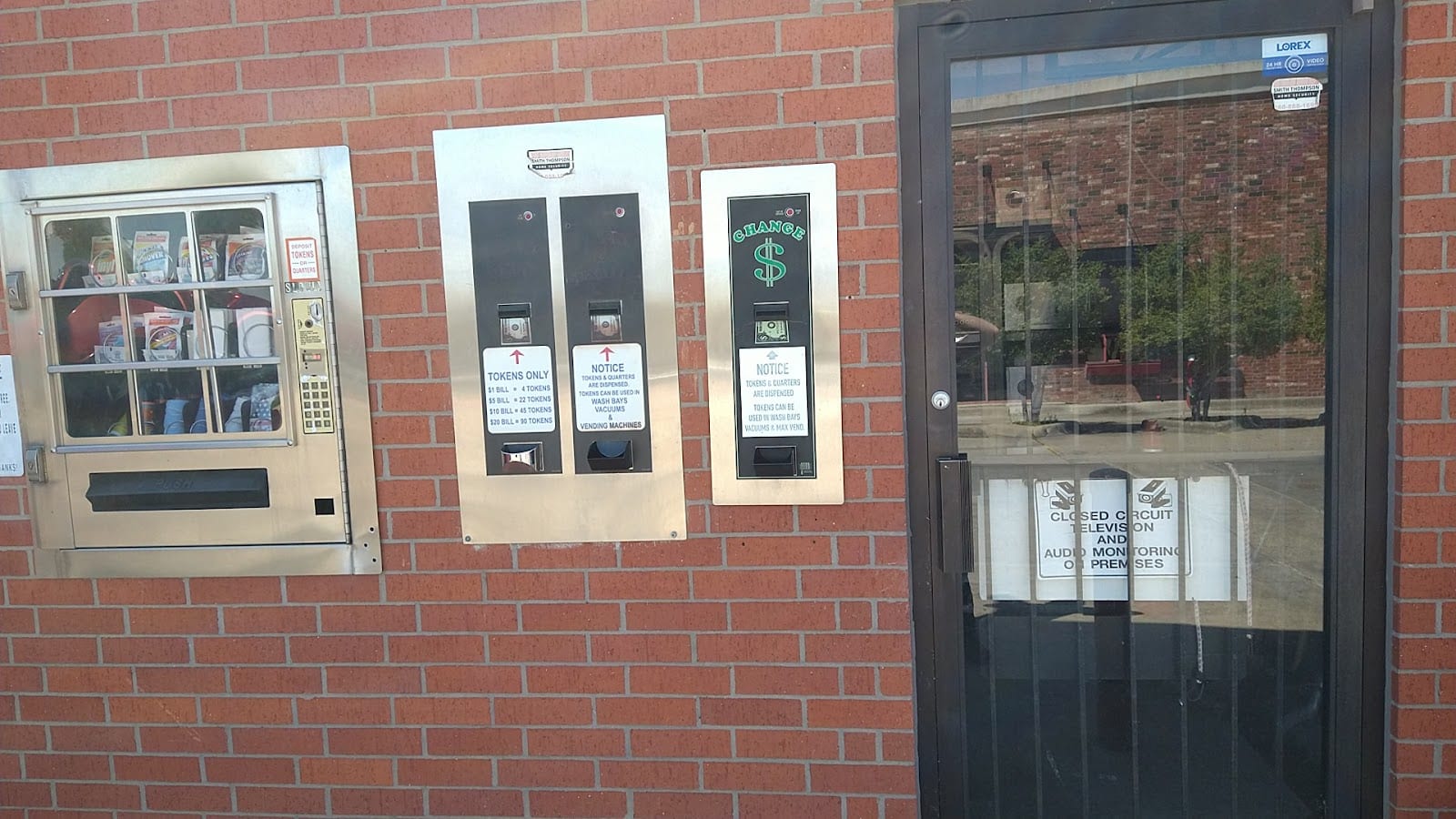 Self-serve car wash, photo 2