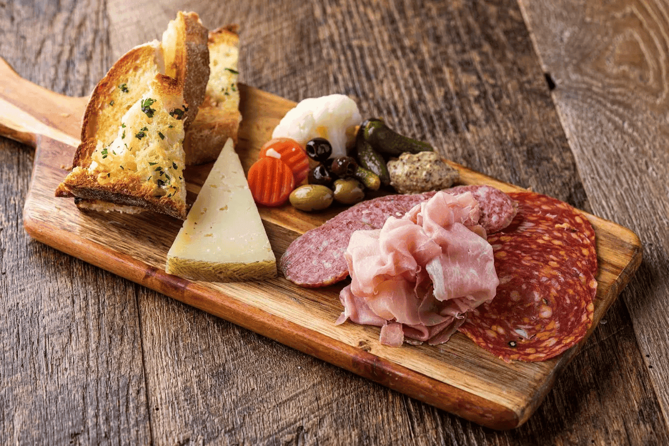 CRÚ Wine Bar and Bistro