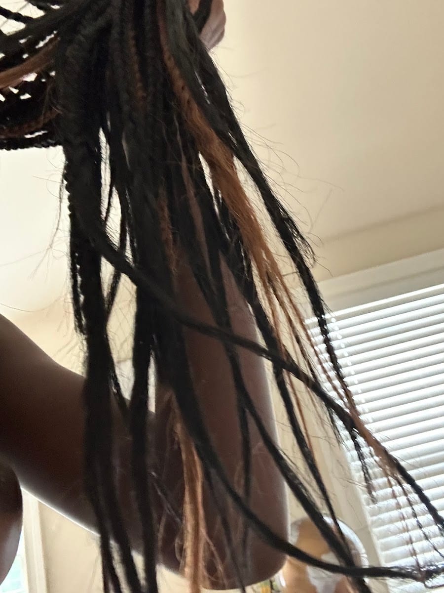 Fatou's Braiding Studio
