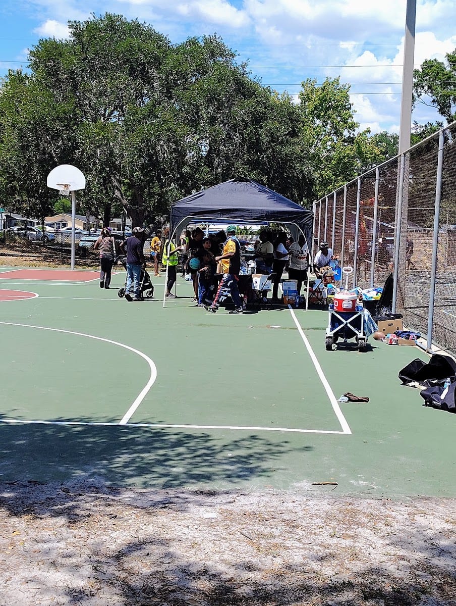 Highland Pines Park Community Center, photo 2