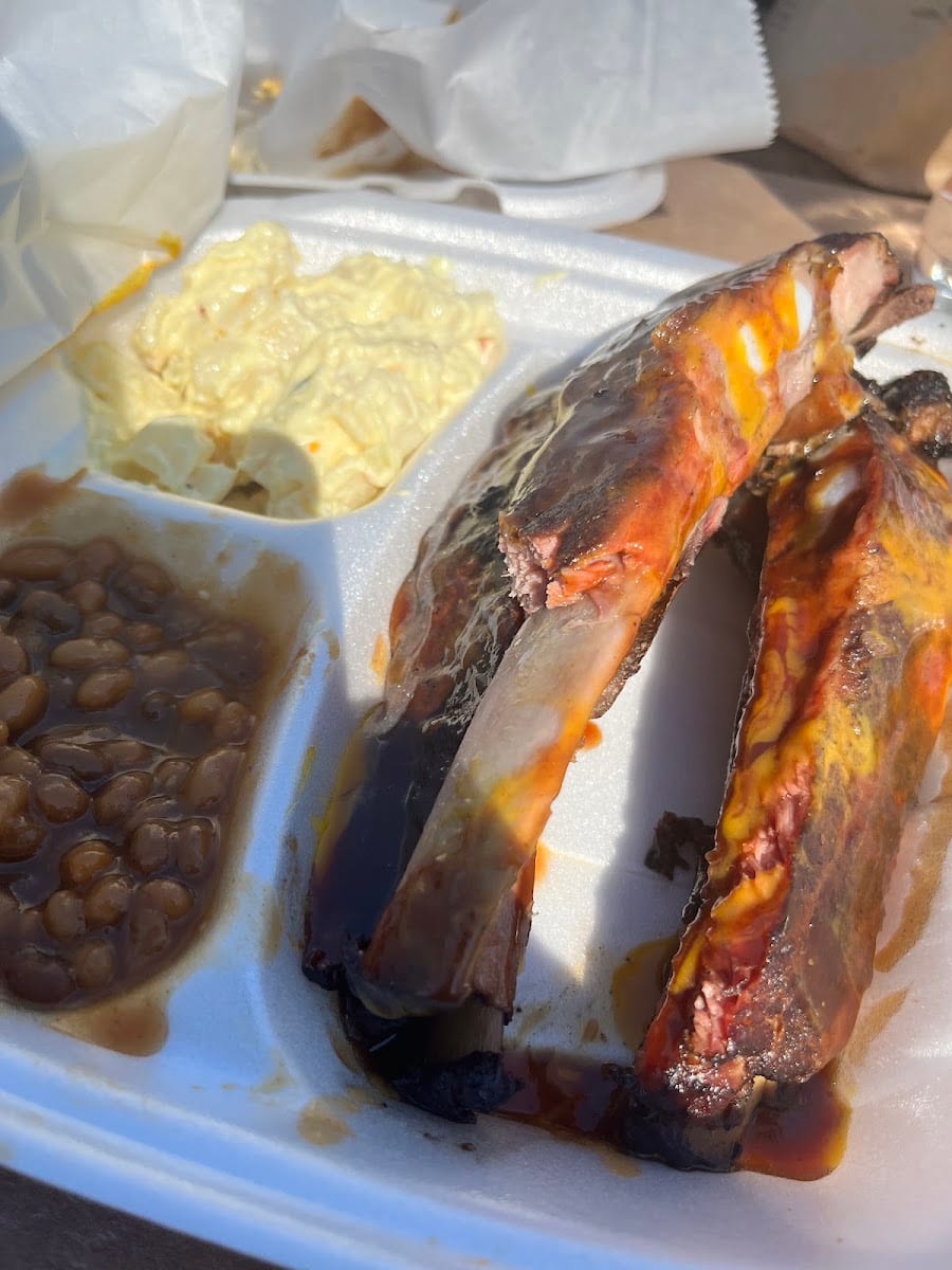 Milford's BBQ