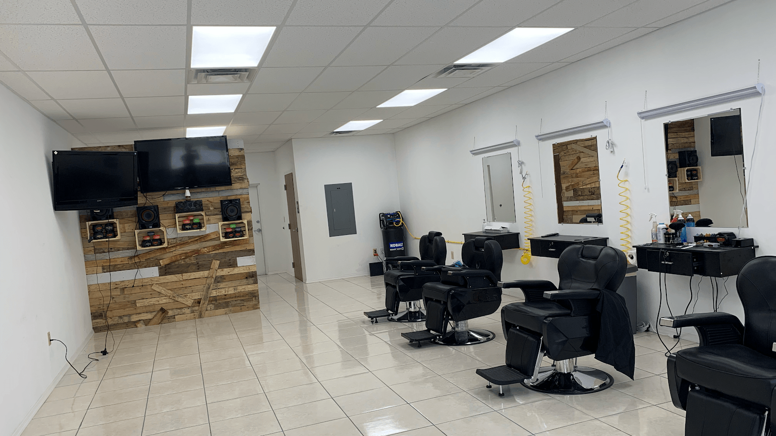 La Joya Barber Shop, photo 4