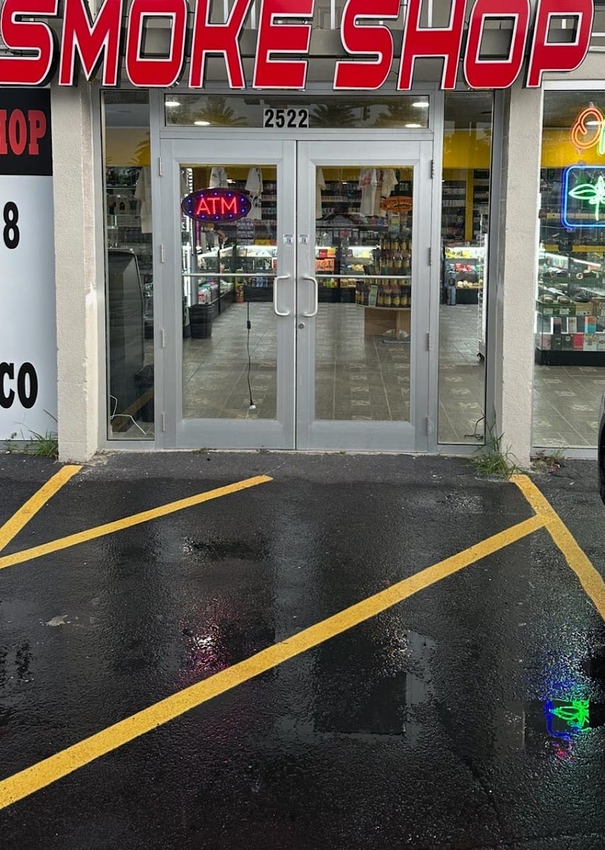 COASTAL LEAF SMOKE SHOP, photo 2