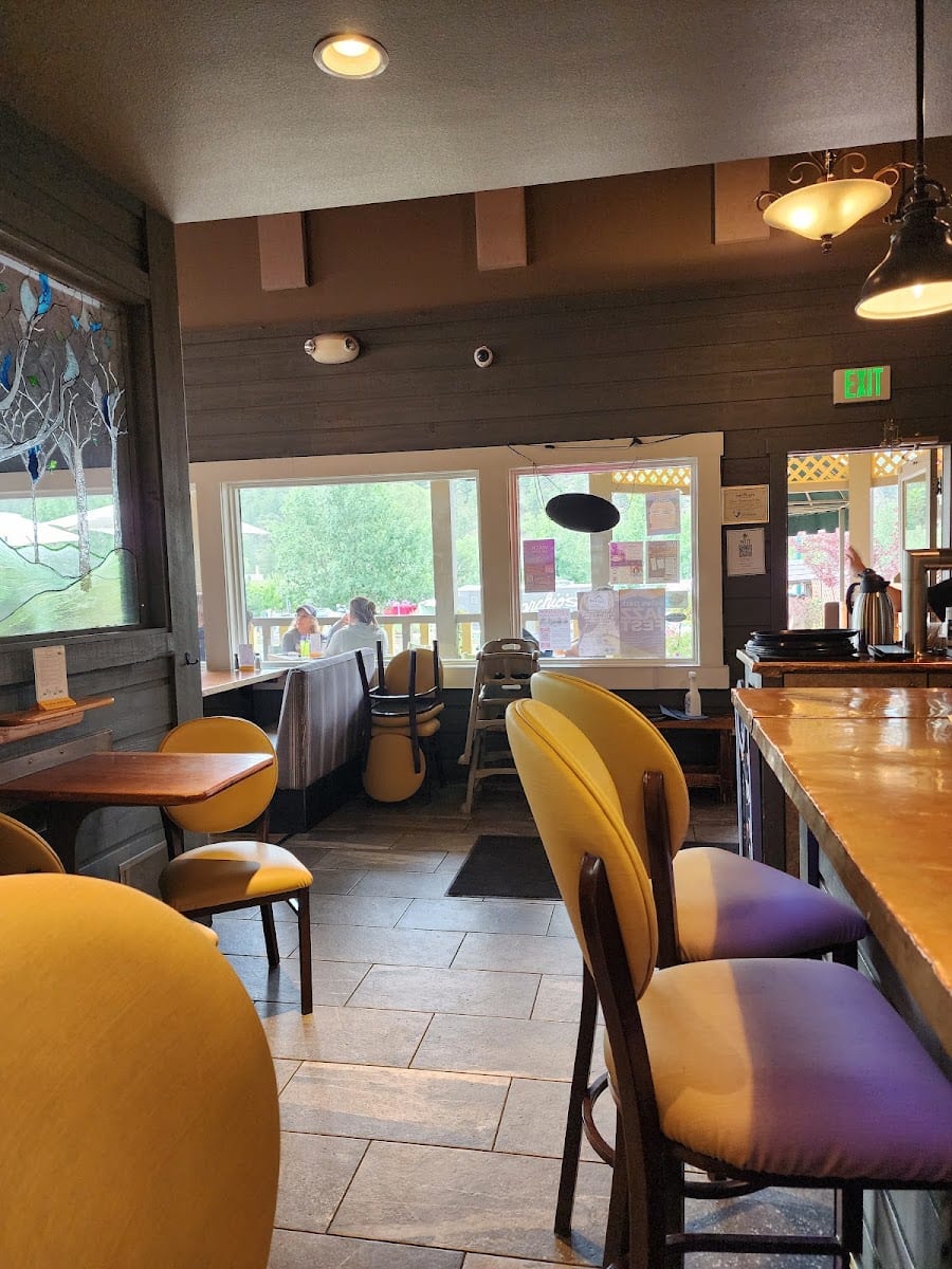 Claire's Restaurant and Bar