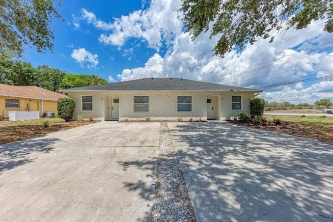 Amazing 2 bedroom unit located on golf course near Siesta Key Beaches