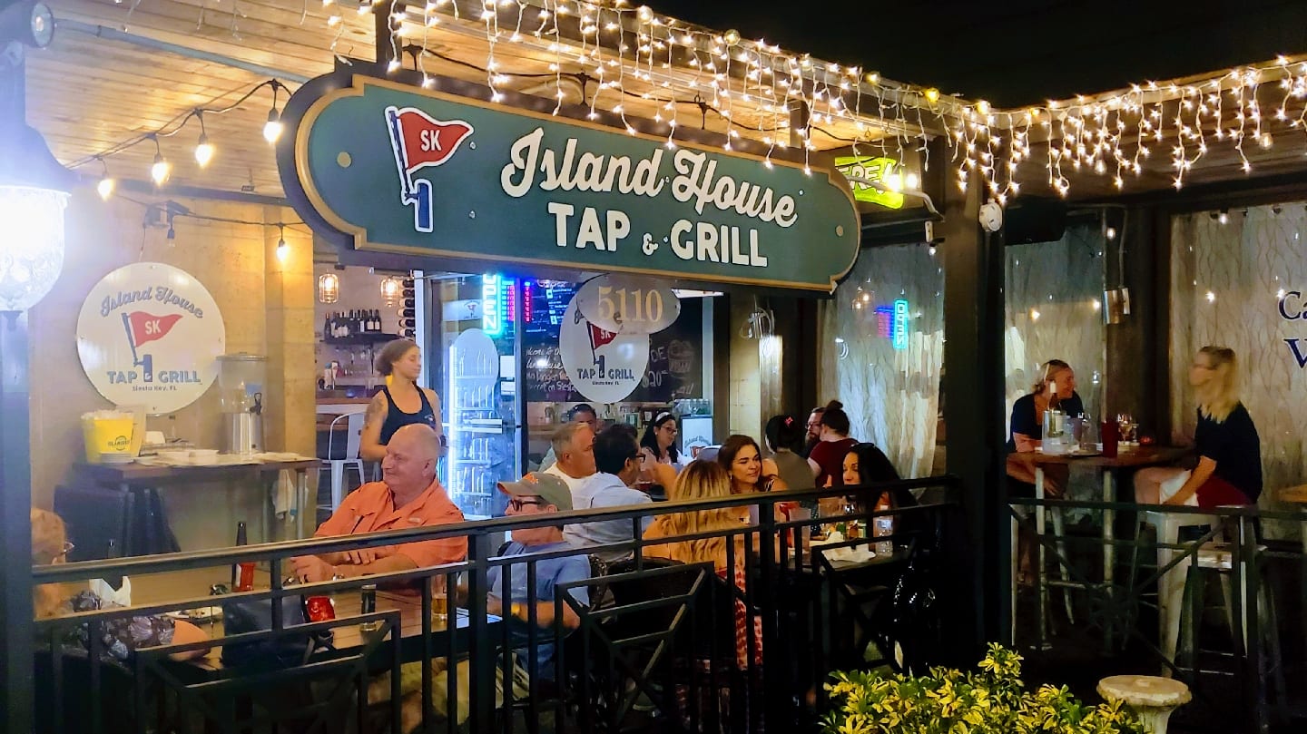 Island House Tap and Grill, photo 2