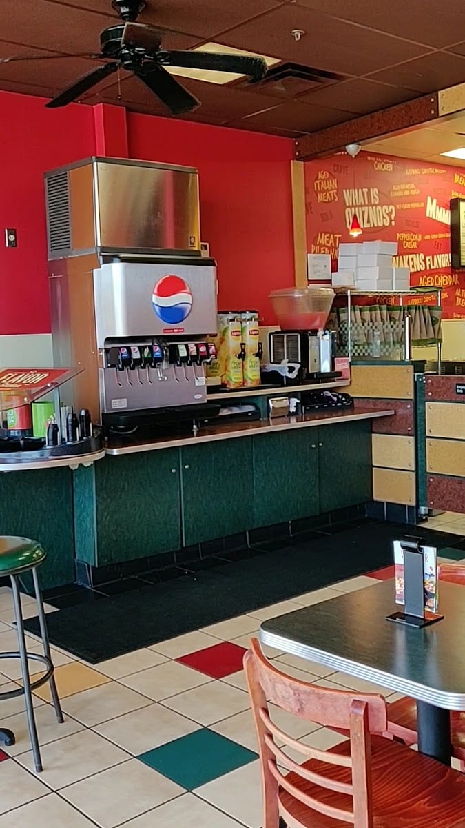 Quiznos, photo 3