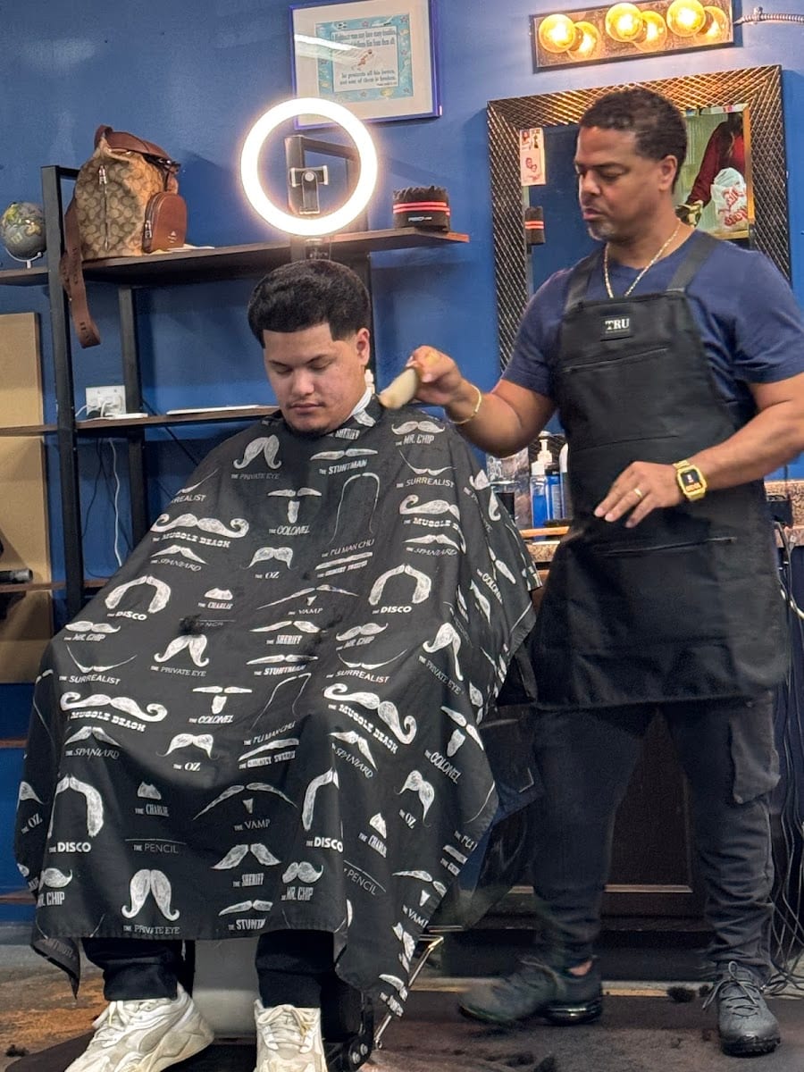 Fluke's Barber Shop, photo 3
