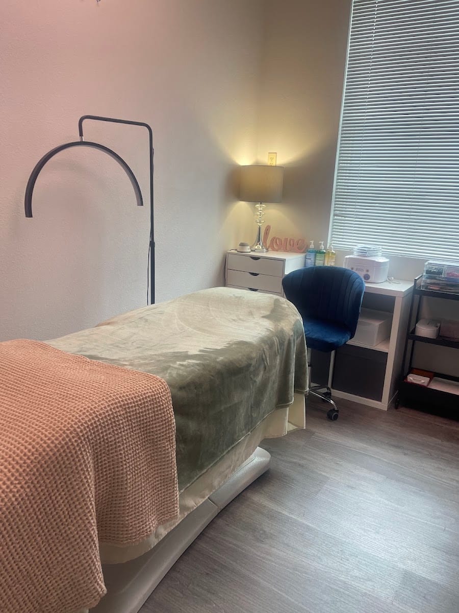 Maxlash Skin Lounge