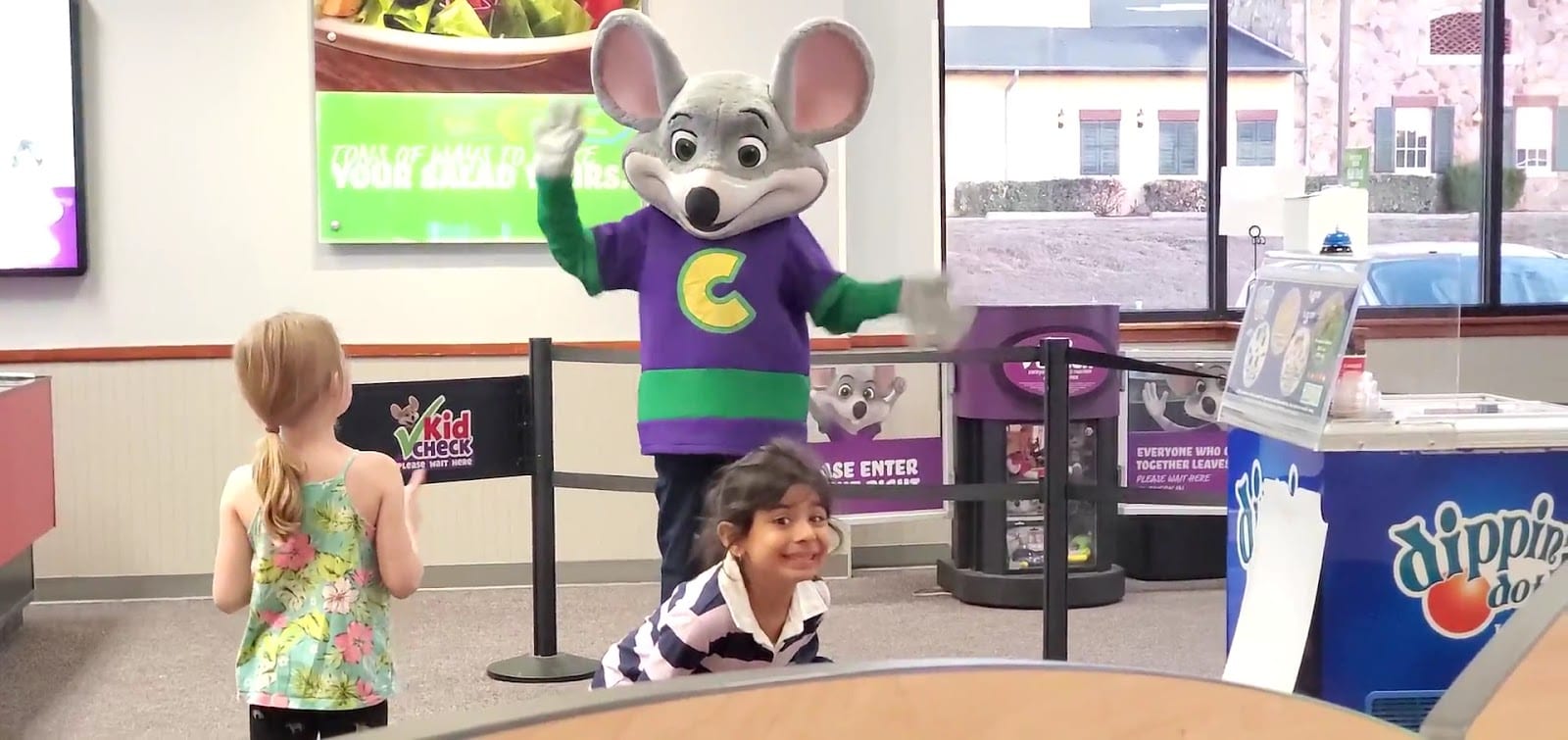 Chuck E. Cheese, photo 3