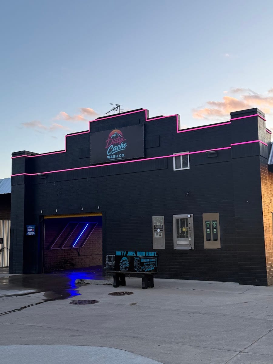 THE DIRTY CACHE CAR WASH, photo 2