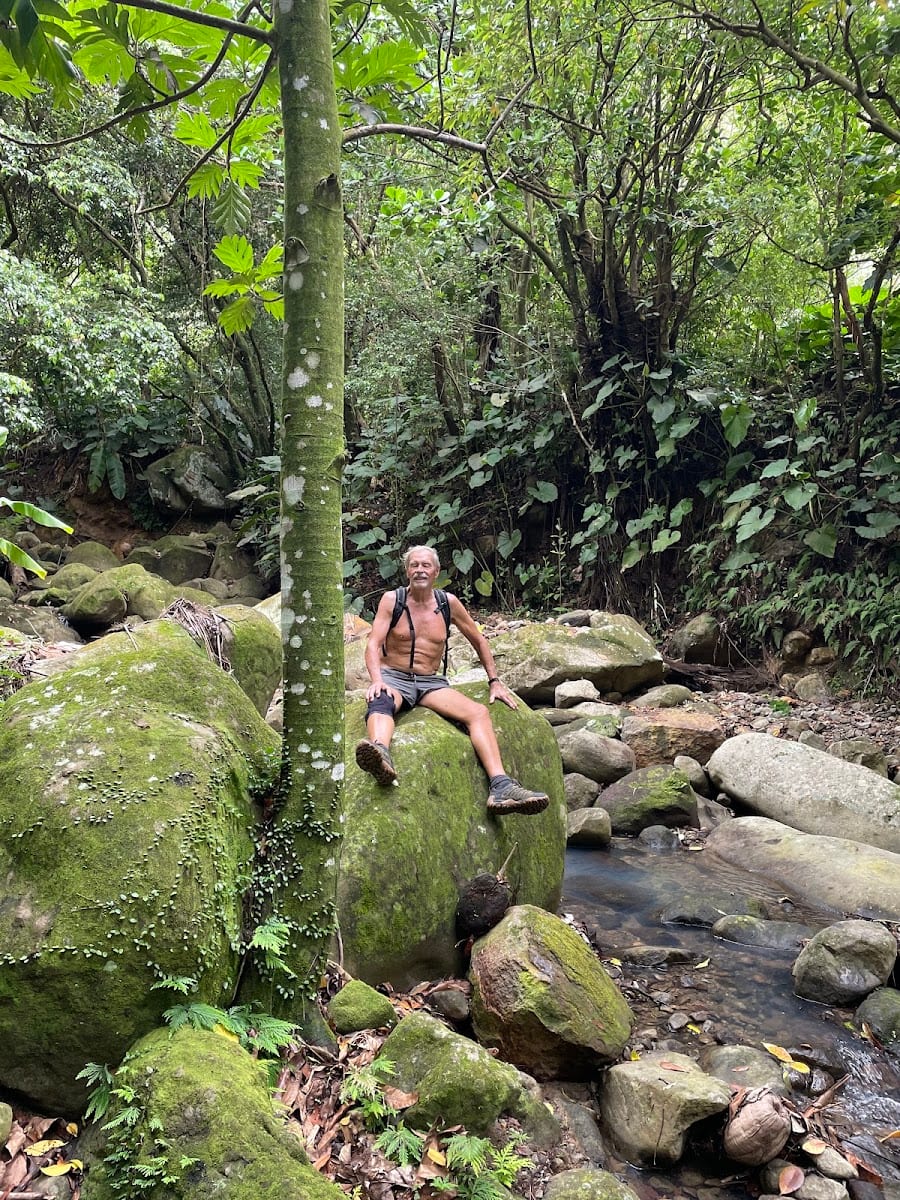 Dry Waterfall Trail
