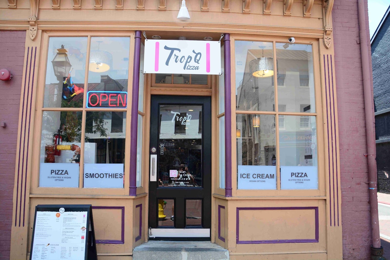 TropQ Pizza, photo 2