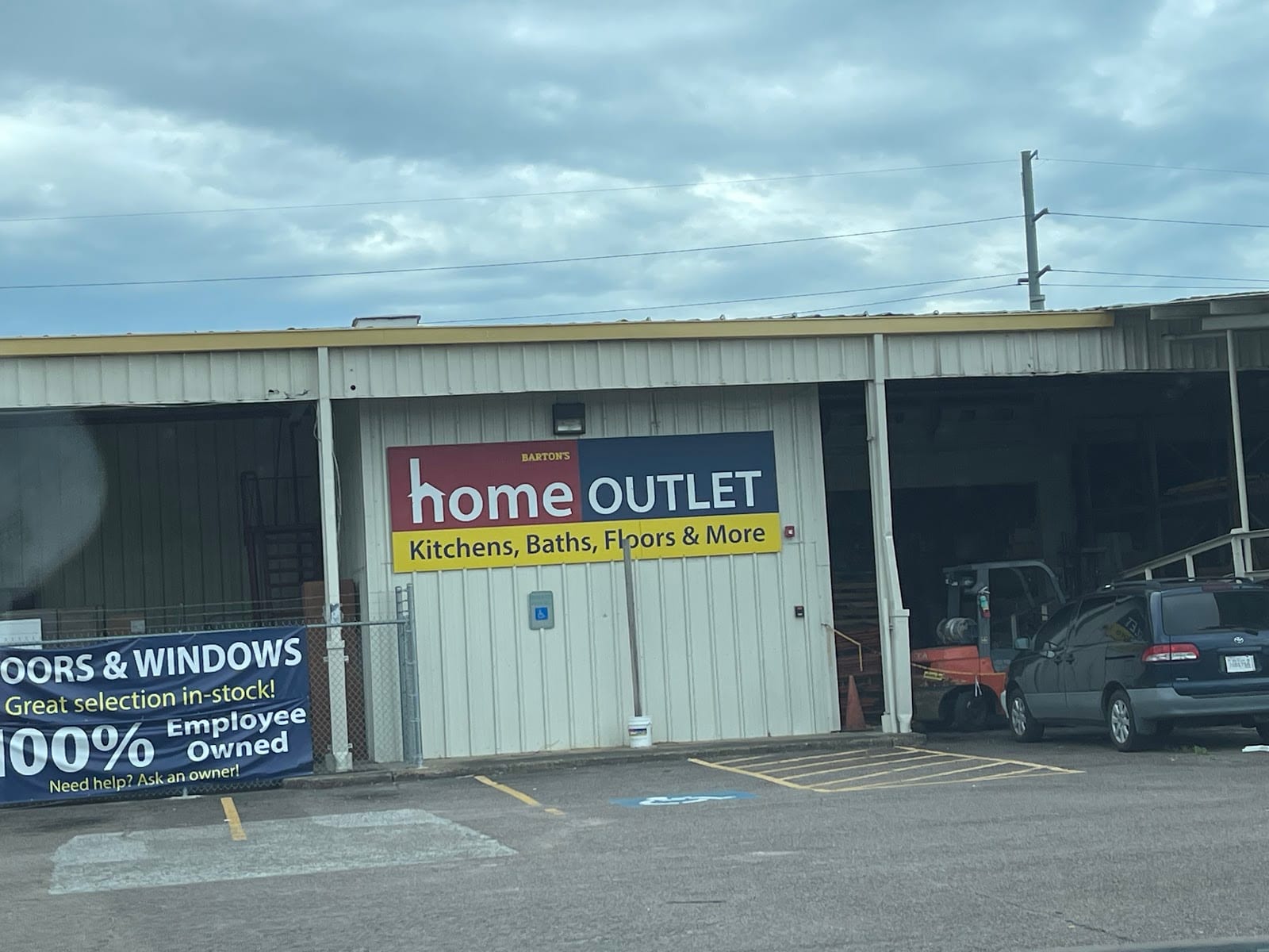 Home Outlet, photo 2