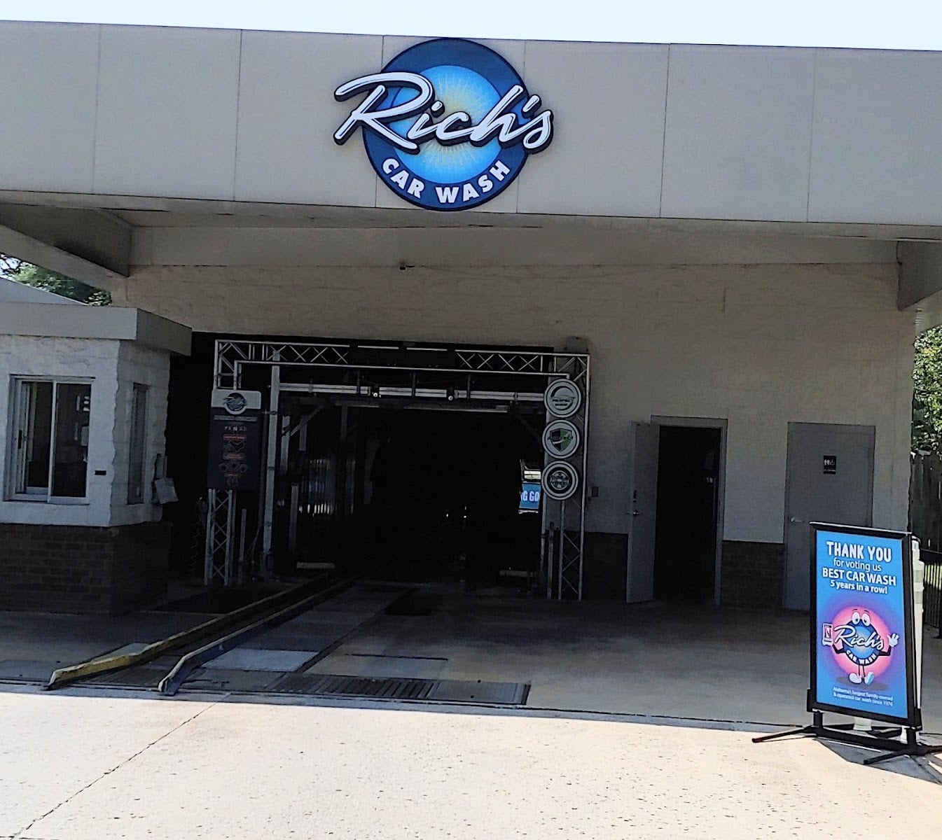 Rich's Car Wash - University, photo 4