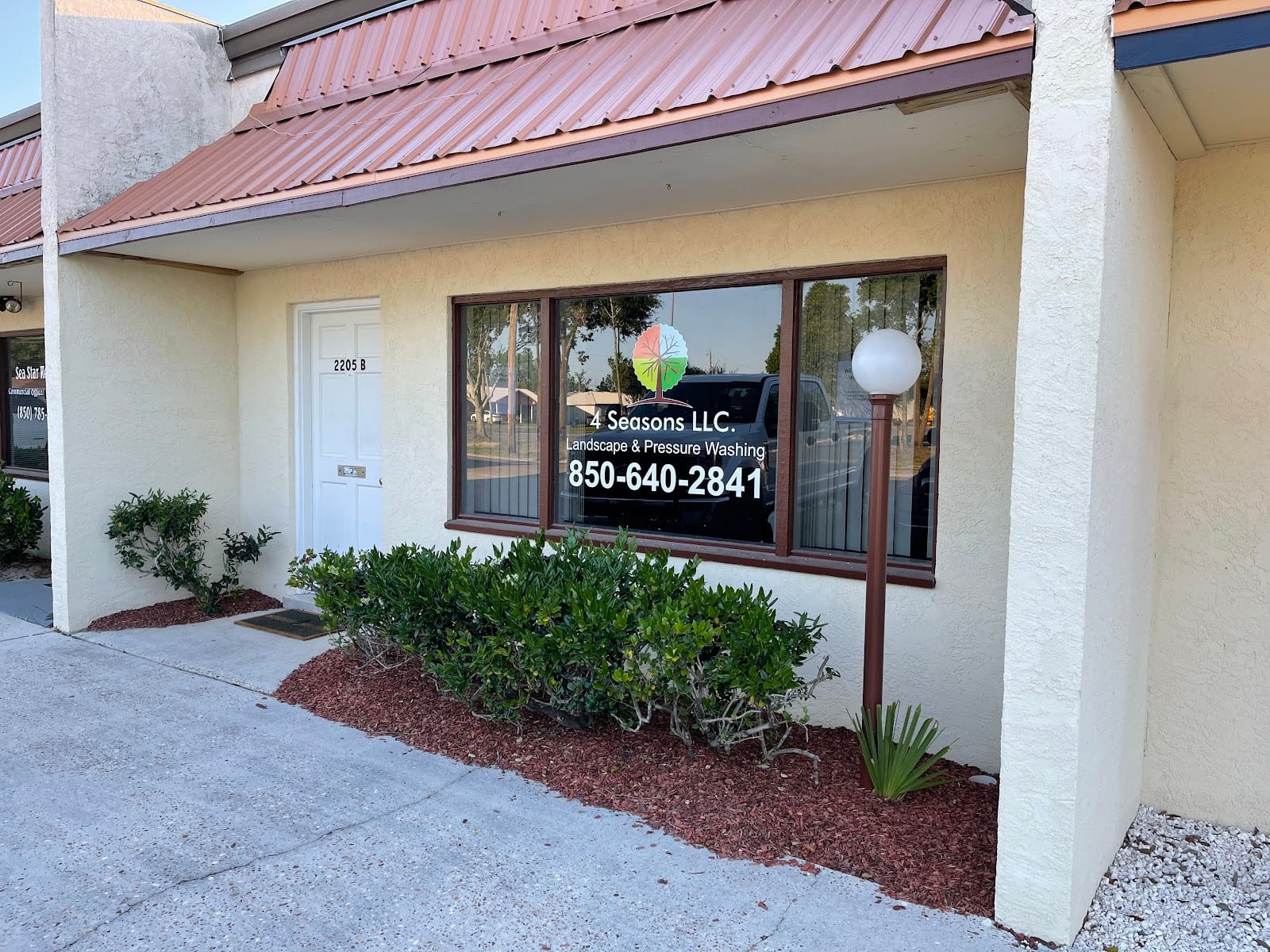 4 Seasons Landscape & Pressure Washing LLC., photo 2