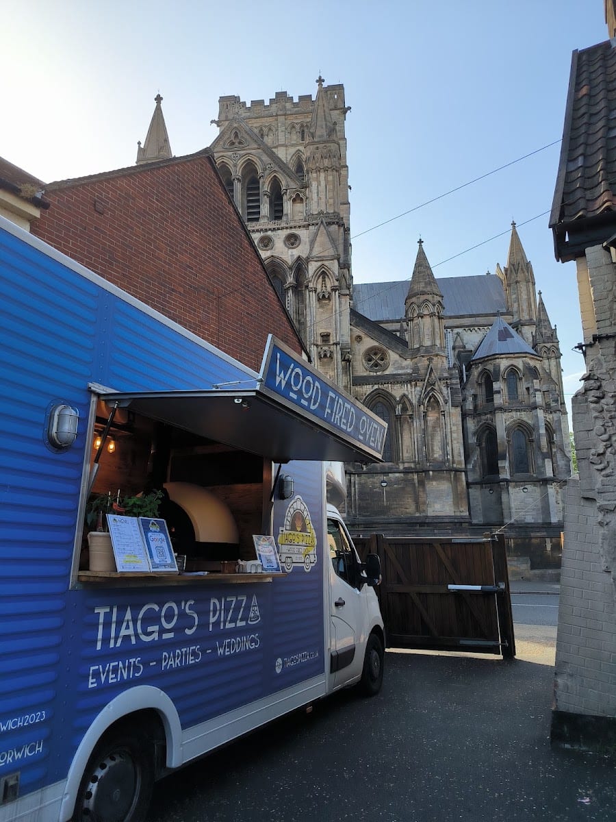 Tiago's Pizza Van