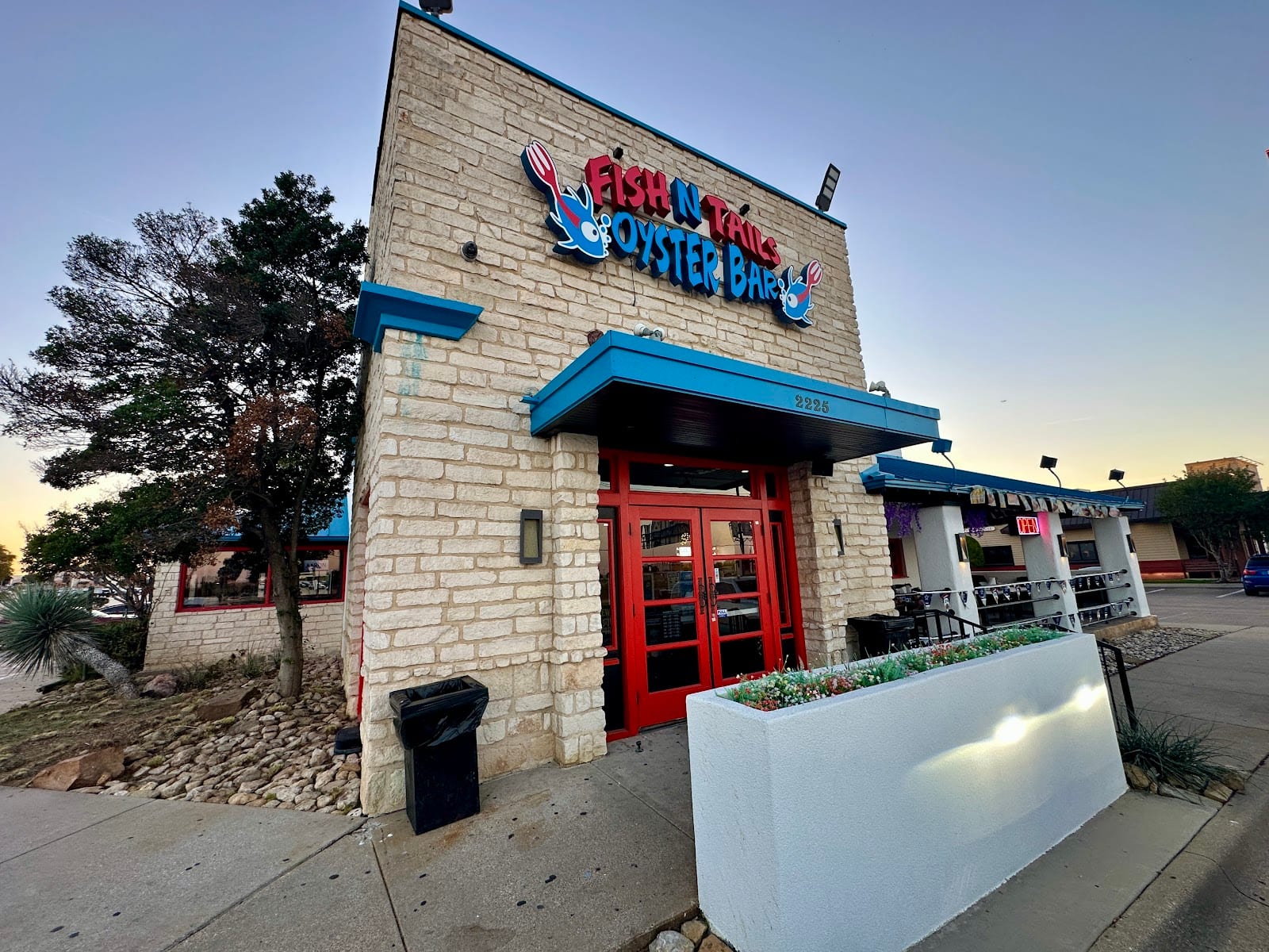 Fish n tails oyster bar