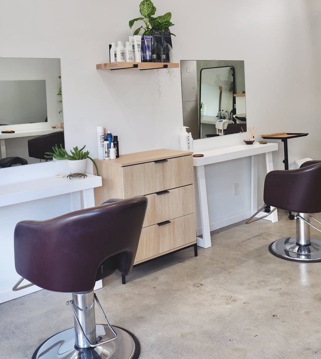 Candie Hair Studio