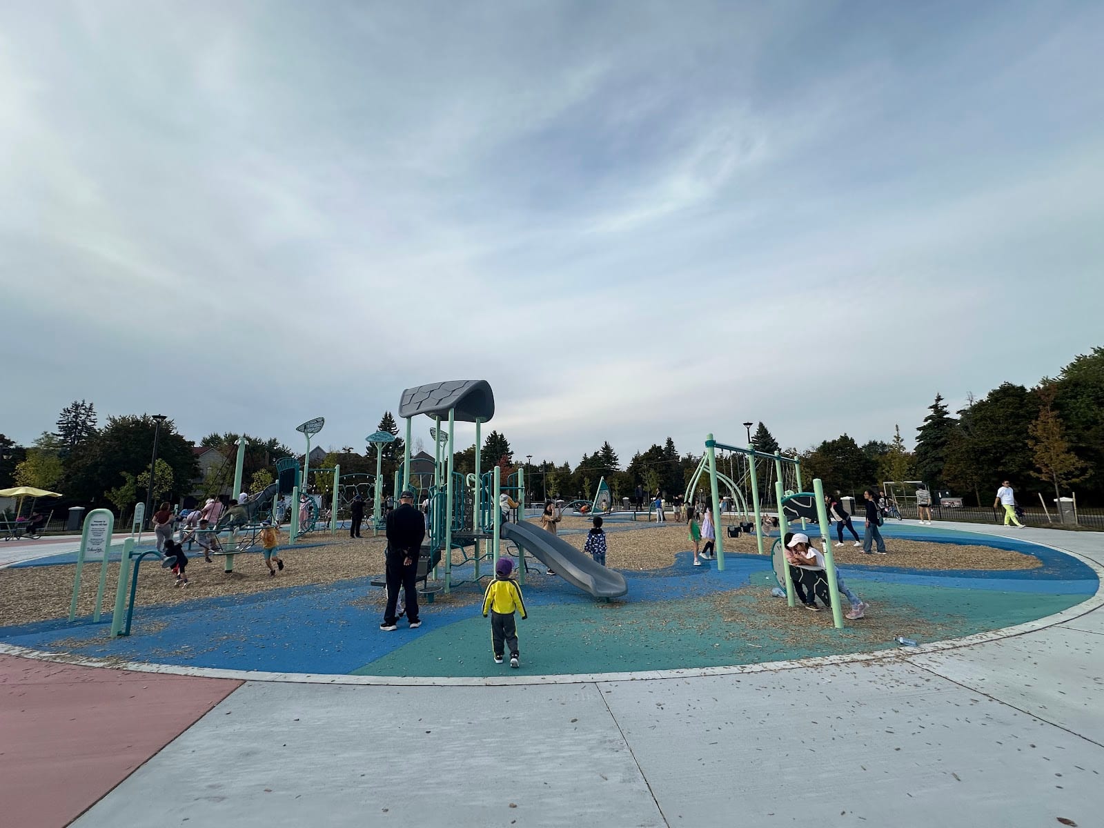 Bayview Hill Community Centre & Pool, photo 4