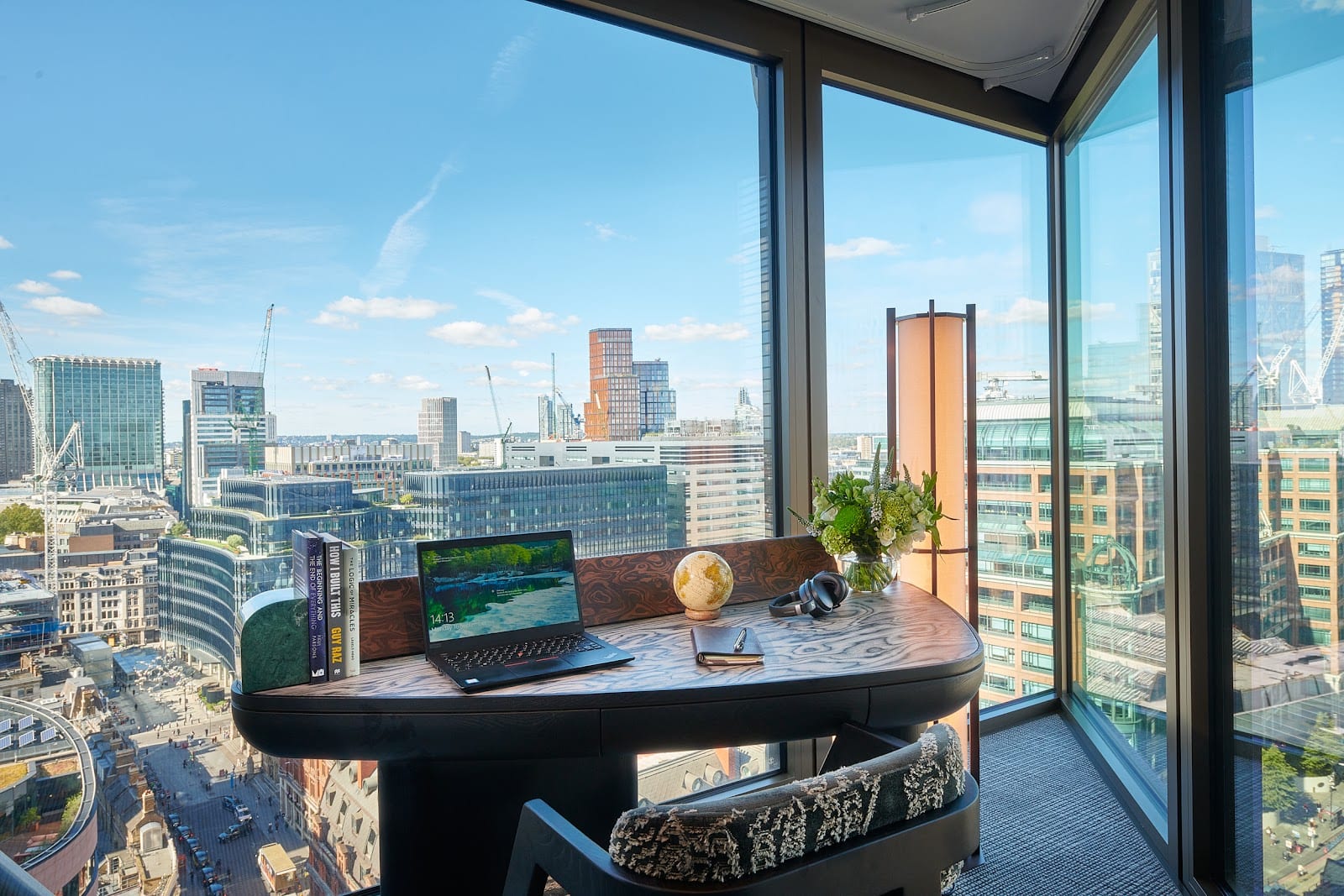 Liverpool St Three Bedroom Home near Tube Station by Belvilla