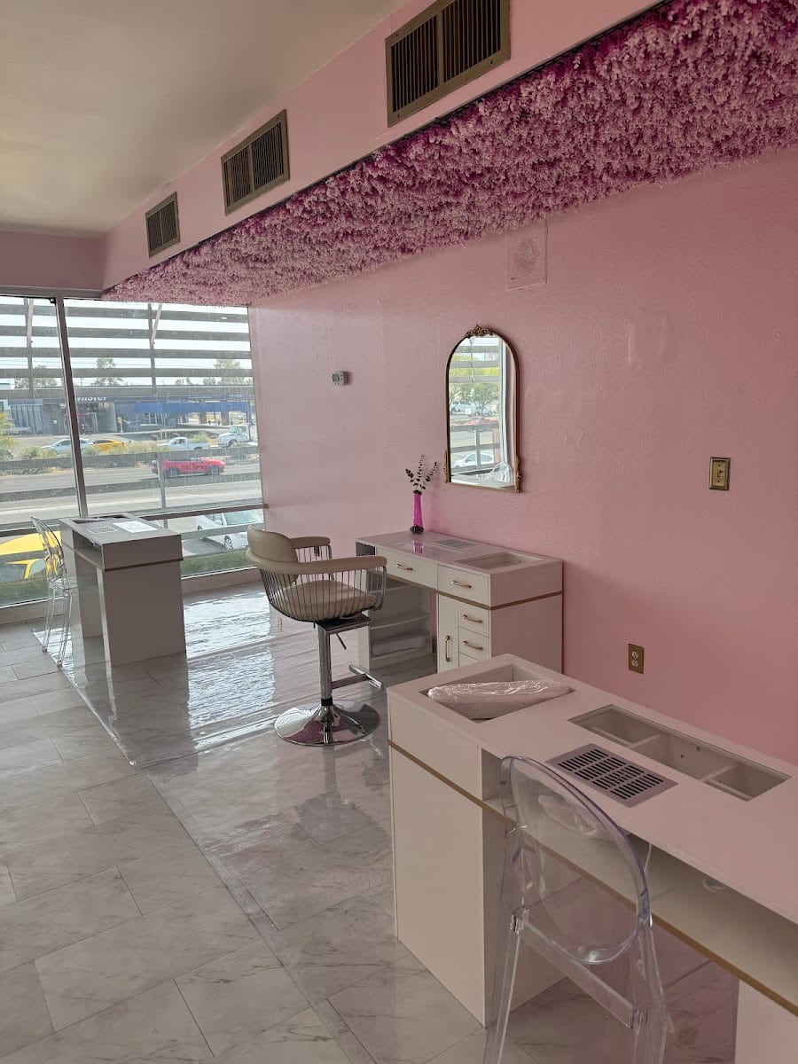 Lash and Gas Beauty Bar