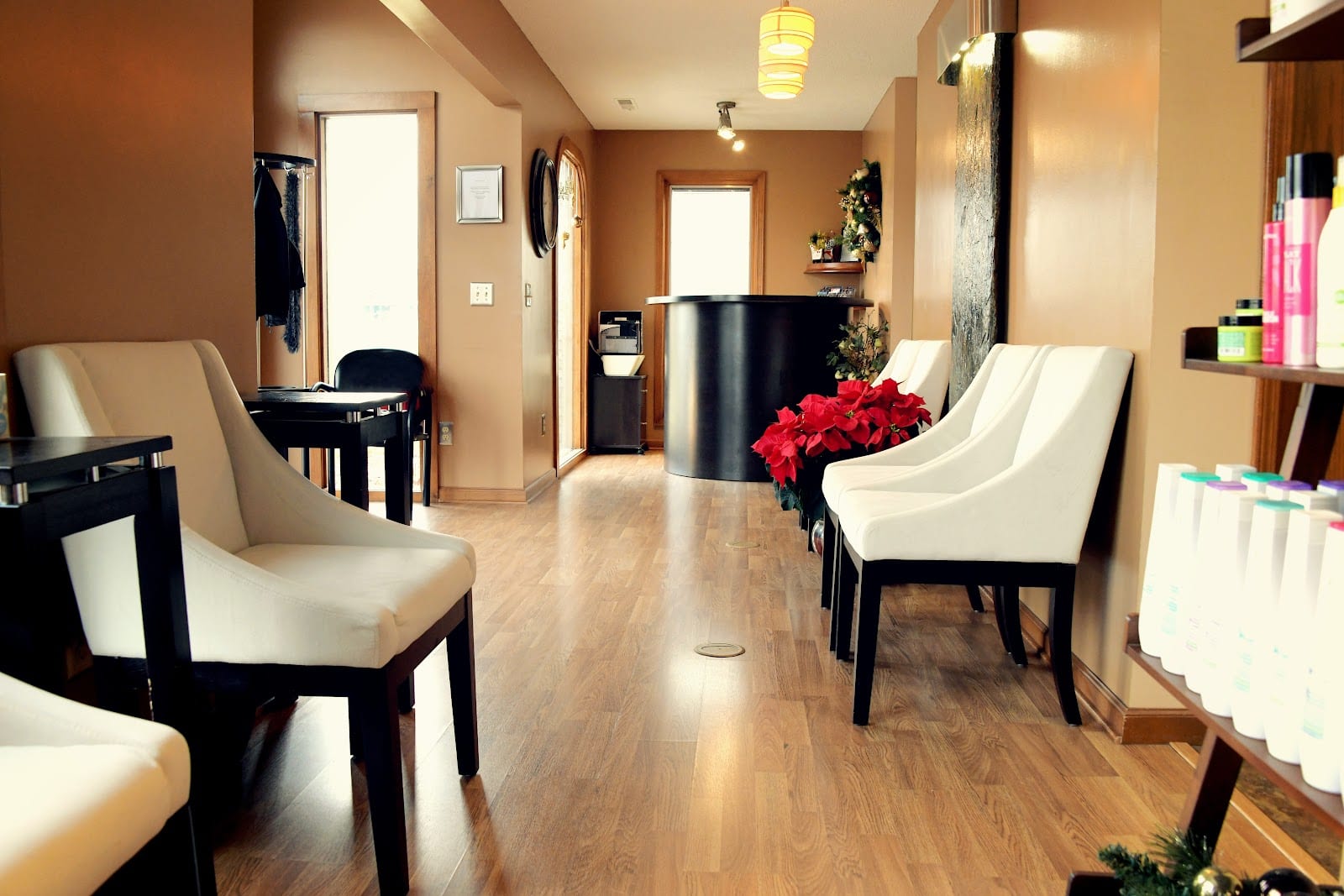 Looks Salon & Spa