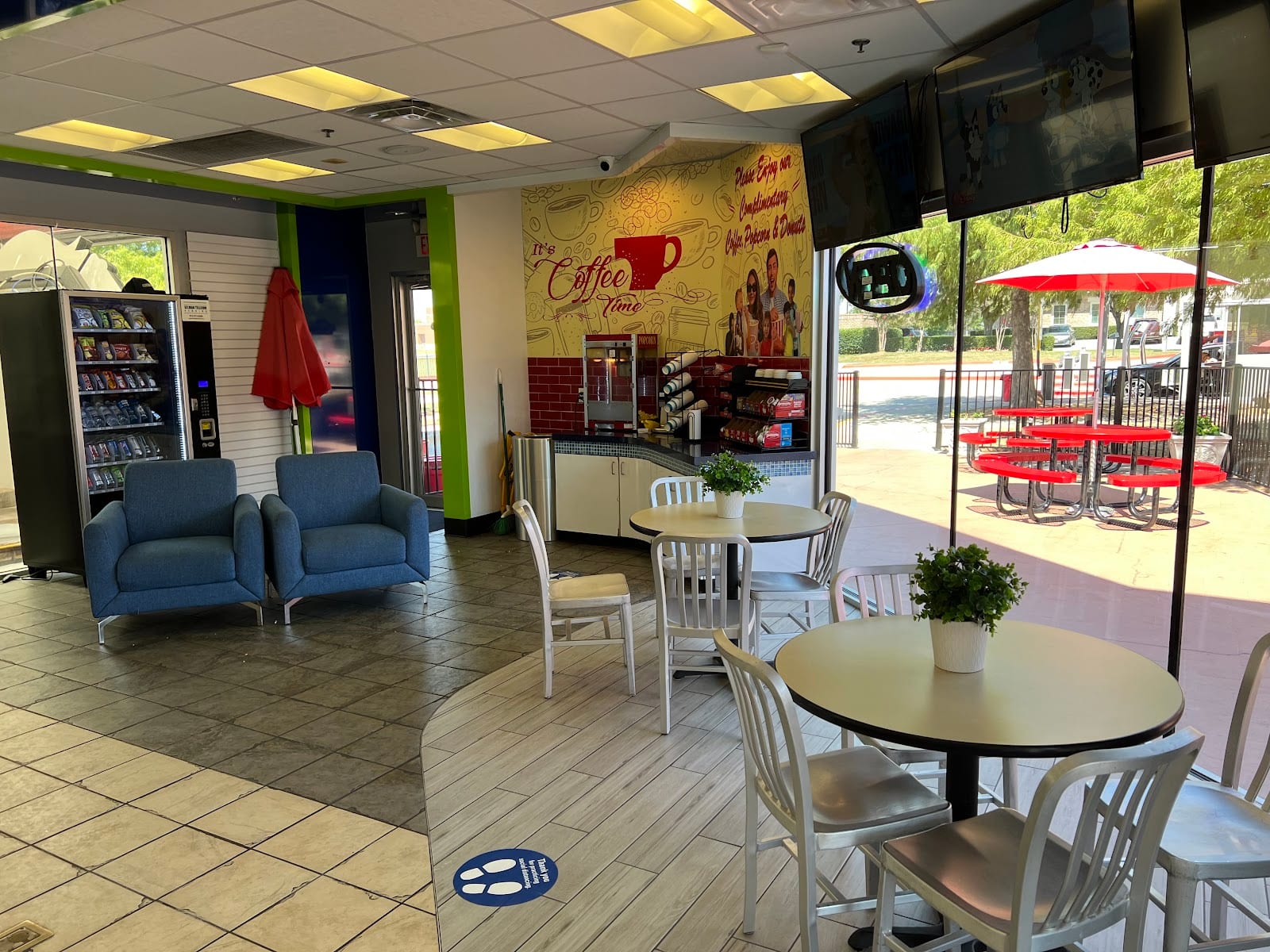WASHGUYS Car Wash, photo 4