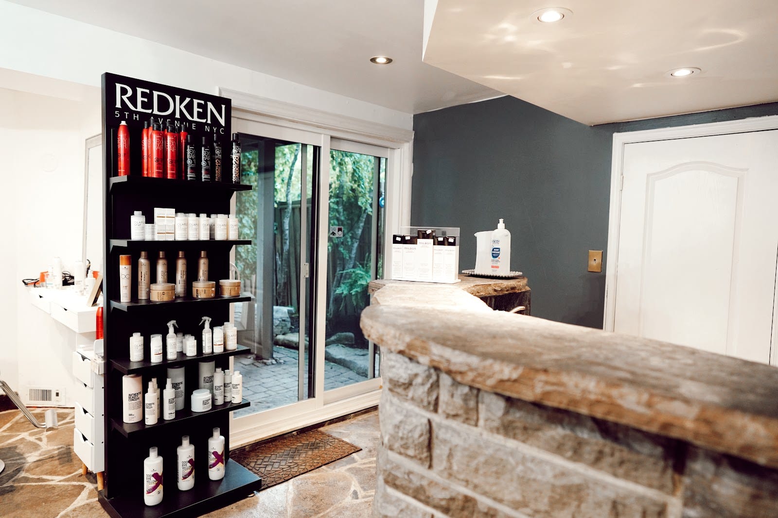 Parisa Paghik Salon, photo 3