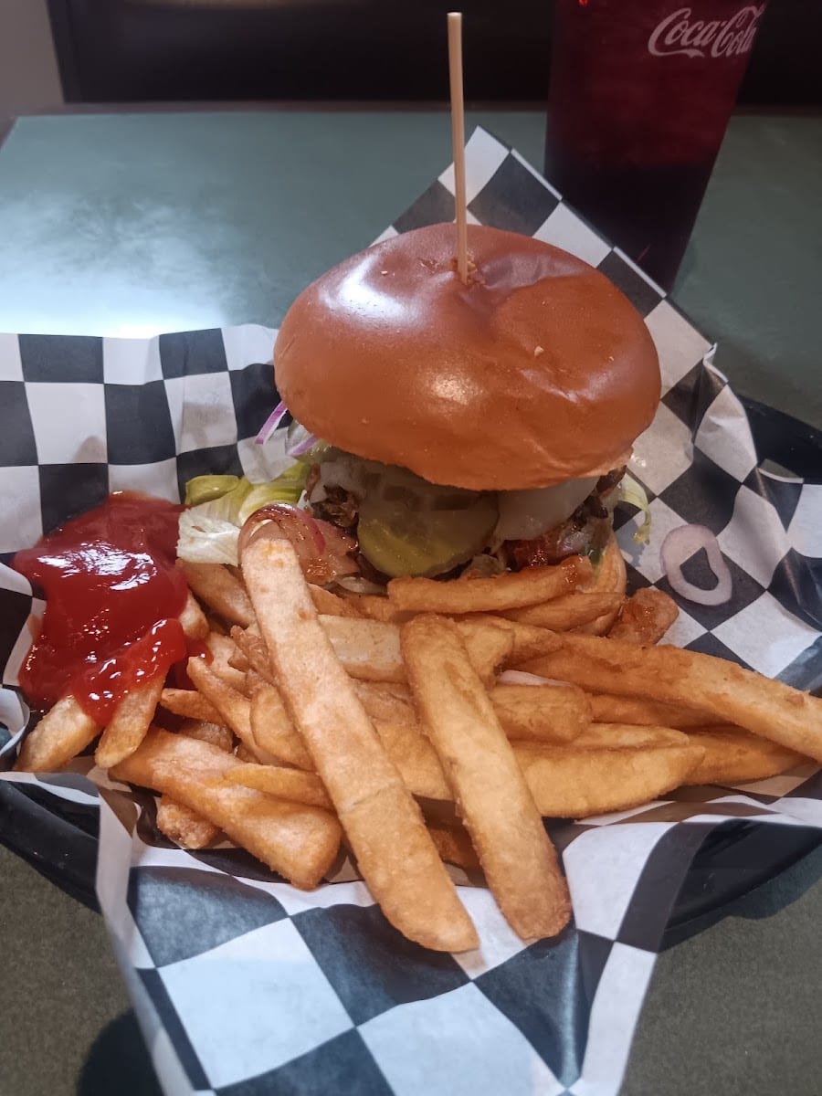 Rusty's Family Restaurant & Sports Grille