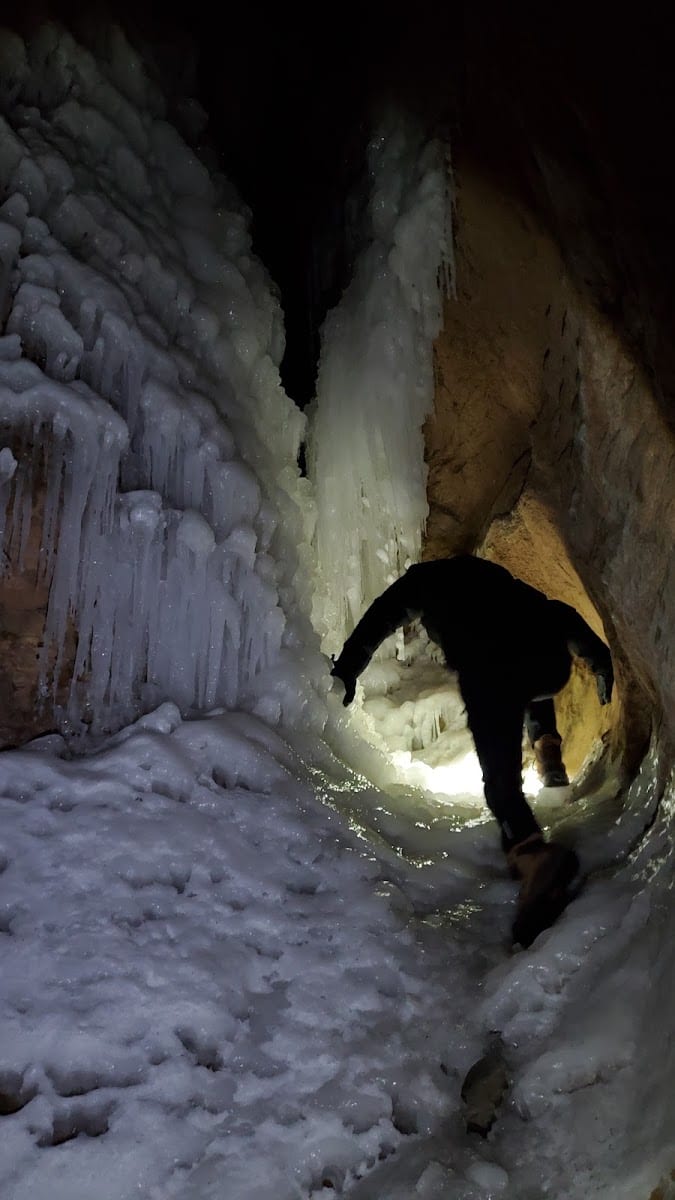 Squaw Cavern, photo 3