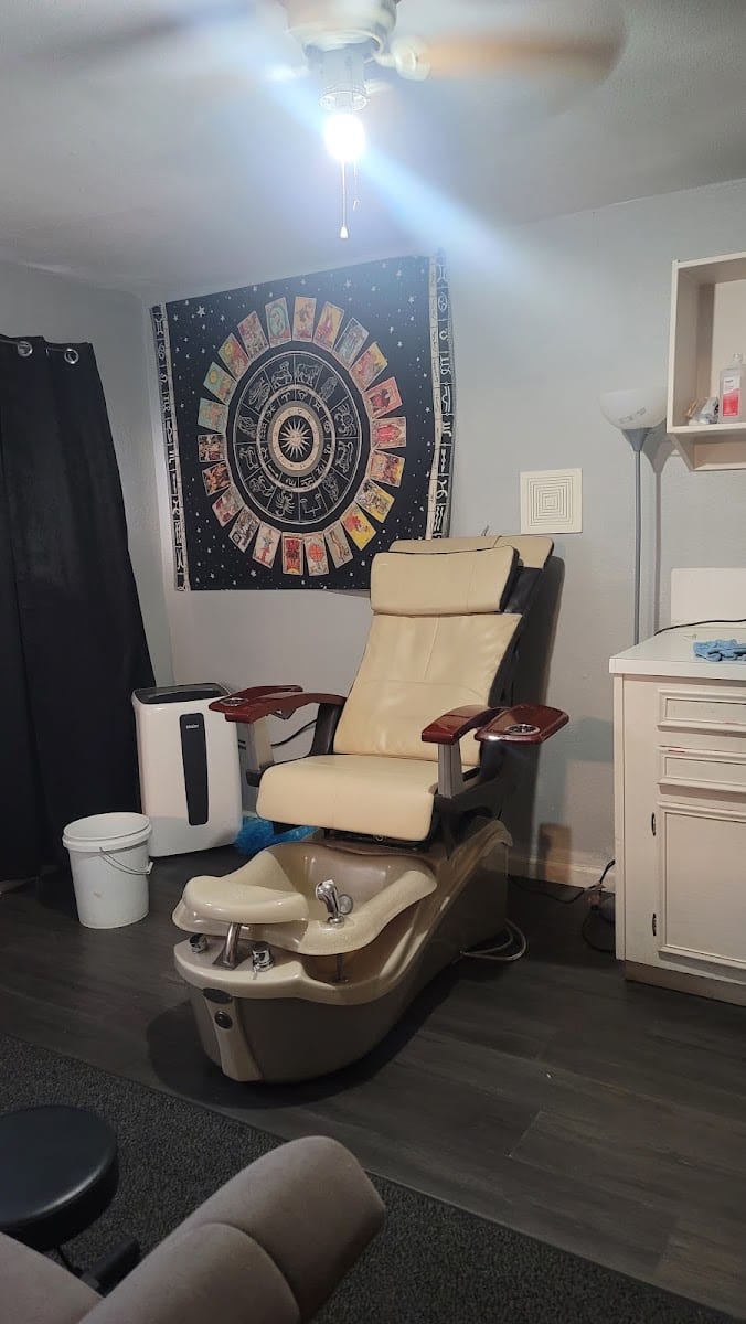 Edie The Massage Therapist, photo 3