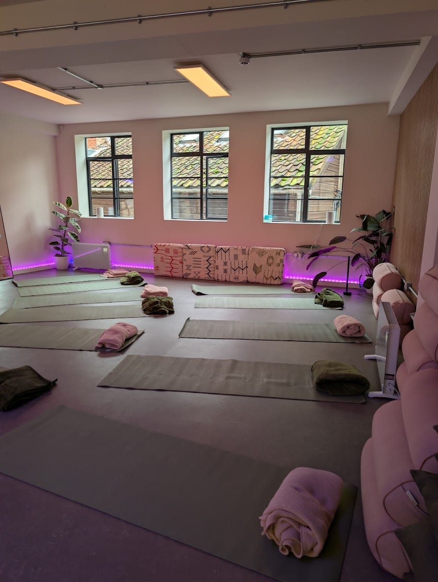 Tara Bishybee Yoga Norwich & Thai Massage Therapy, photo 4