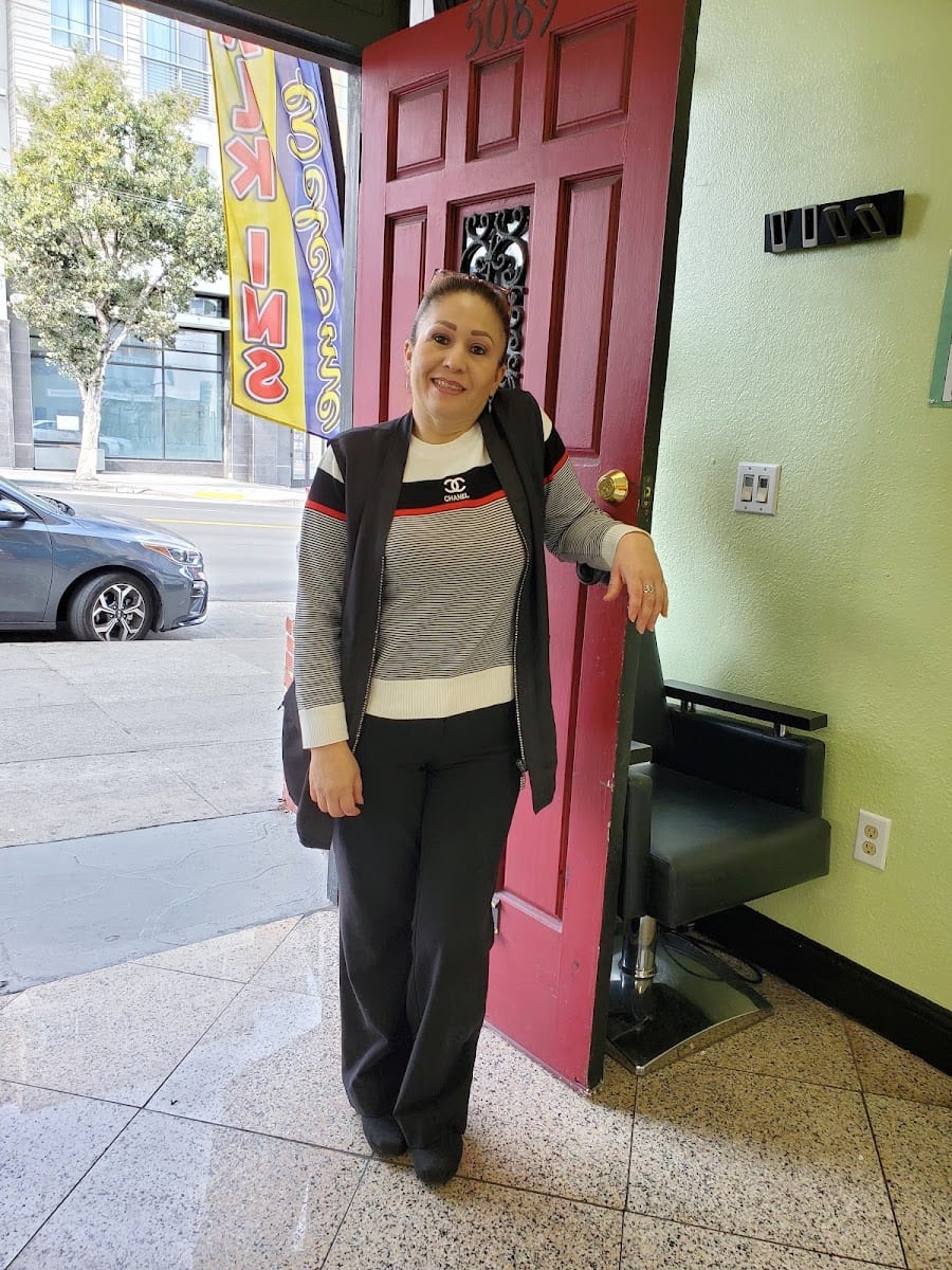 Mechita's Barber & Beauty Salon, photo 2