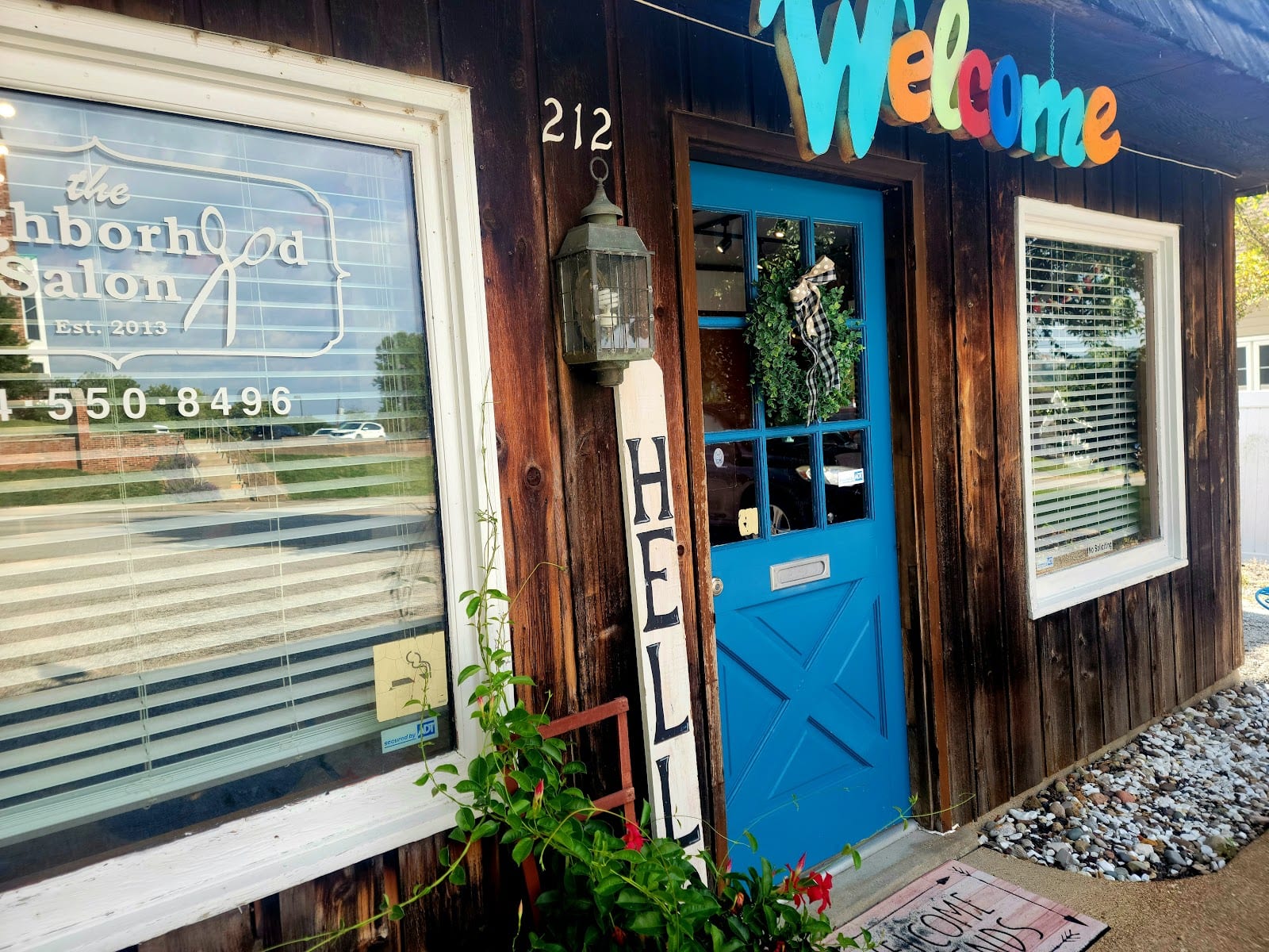 Neighborhood Salon, photo 2