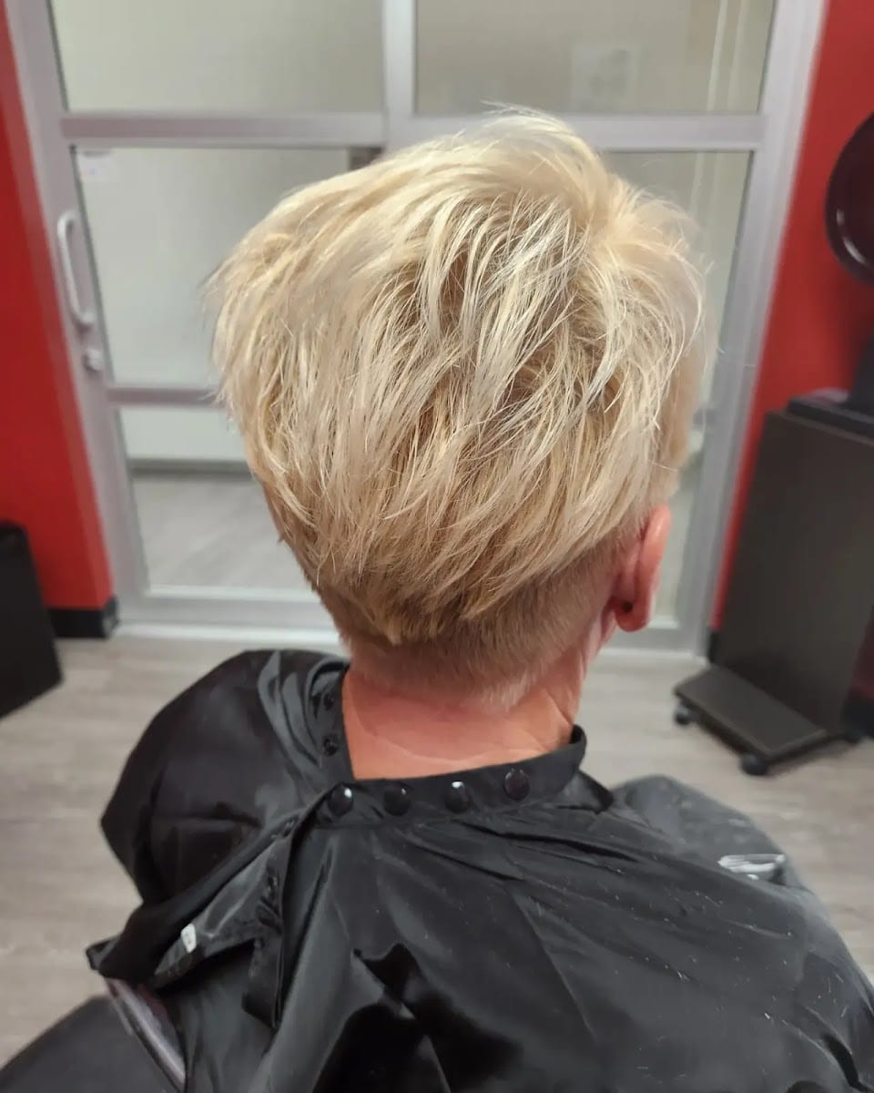 Jenna's Kreative Hair at Salon D Suites