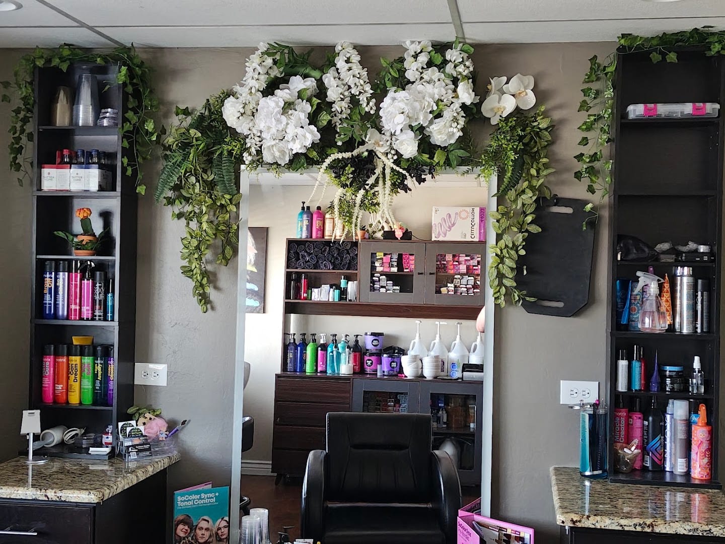 Grove Salon
