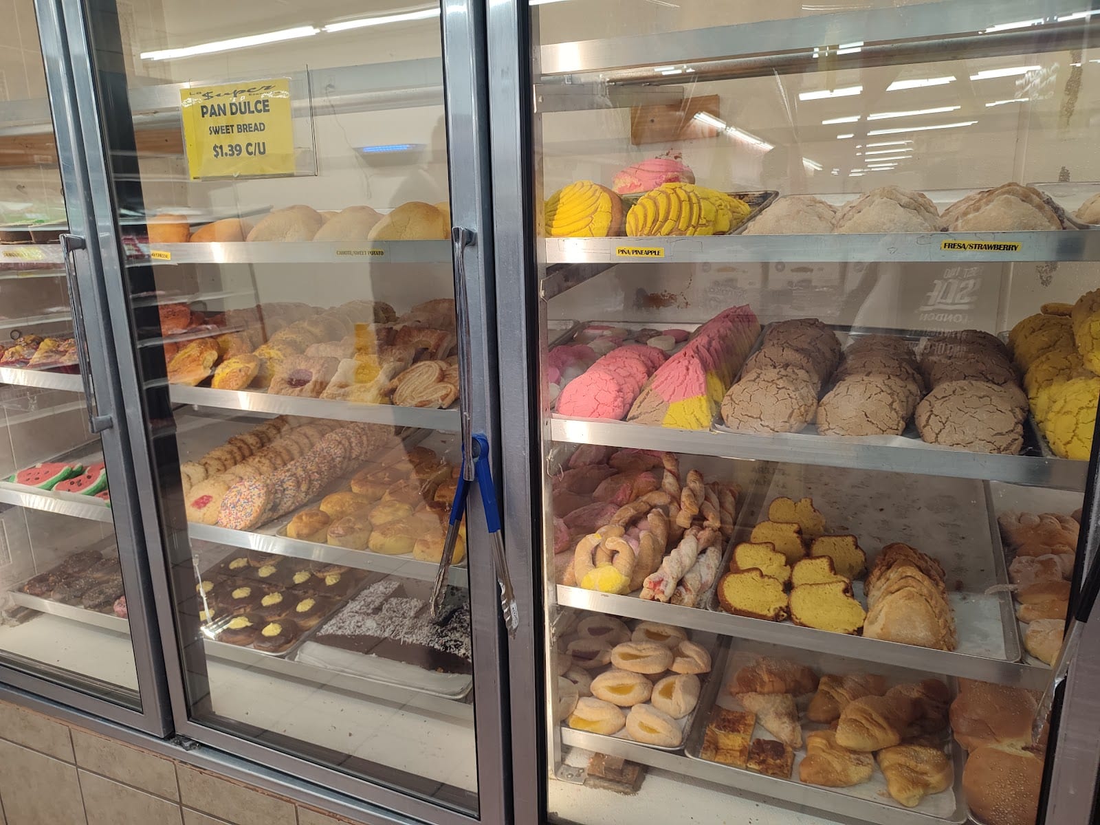 La Super Economica Meat Market, photo 3