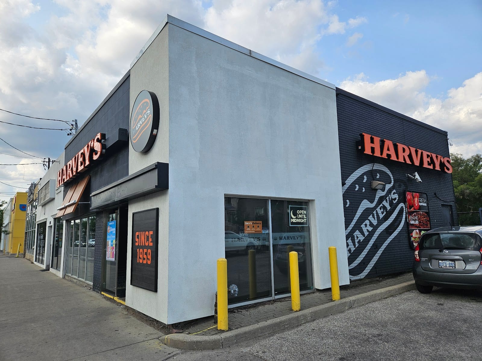 Harvey's, photo 2