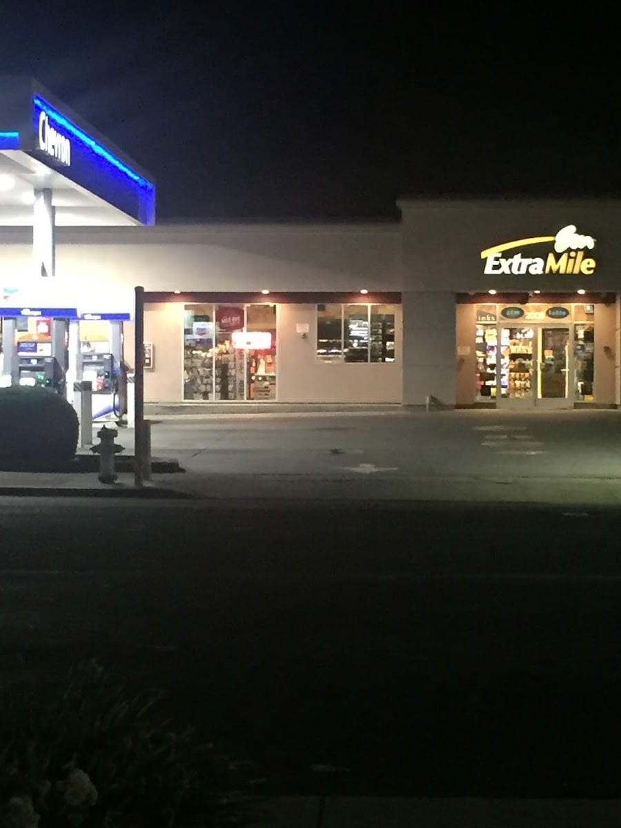 Redwood Road Chevron, photo 2