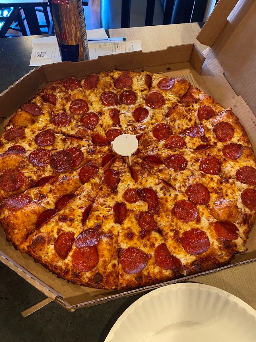 Round Table Pizza, photo 3