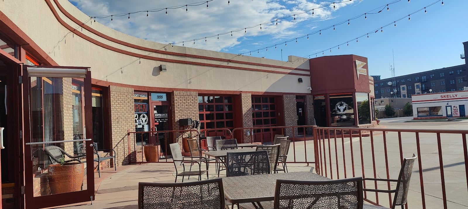 Yellowstone Garage Bar, Grill & Venue, photo 2