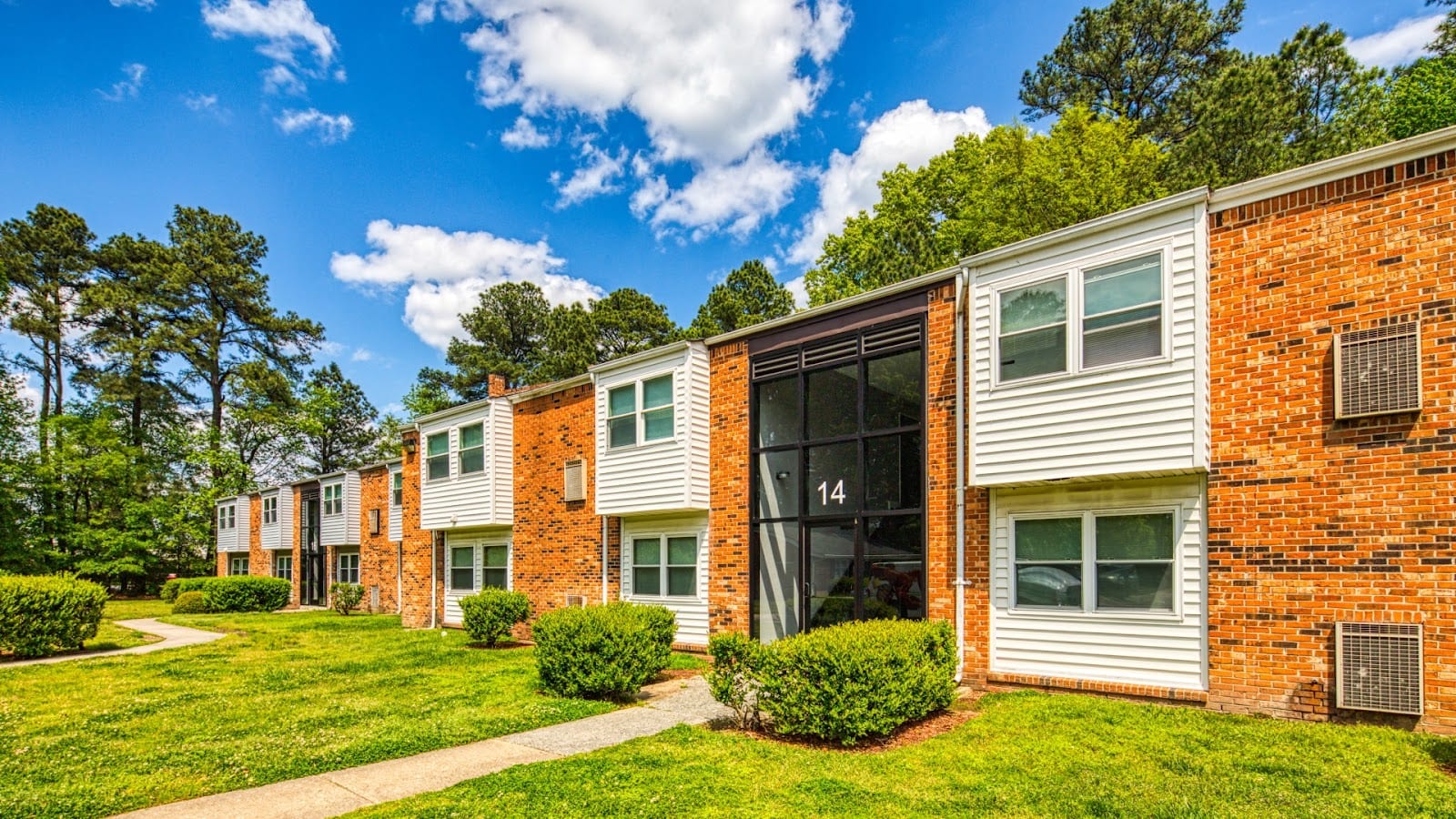 Pinewood Apartment Homes